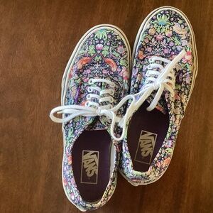 Vintage Vans Sneakers with Liberty of London Print Women’s 9.5 Runs Small
